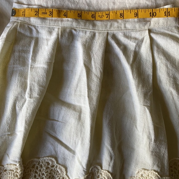 {SOLD} Chasing Unicorns✨ All Summer Long Linen and Crochet Skirt Sz Small - Picture 16 of 17